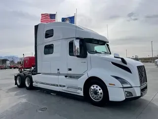 2018 VOLVO VNL860