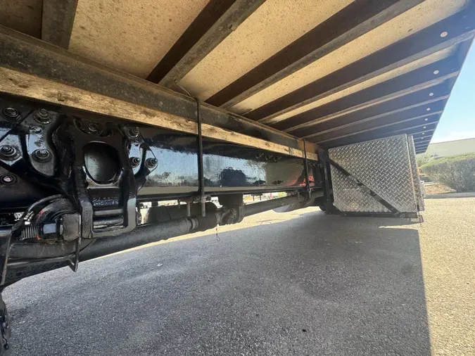 2019 Peterbilt 330