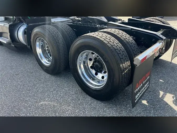 2021 INTERNATIONAL LT