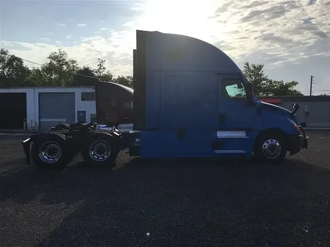 2021 FREIGHTLINER CA126