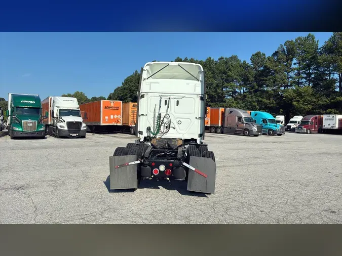 2022 Freightliner Cascadia 12635cf00e63c072fde3b37c5a88708169e