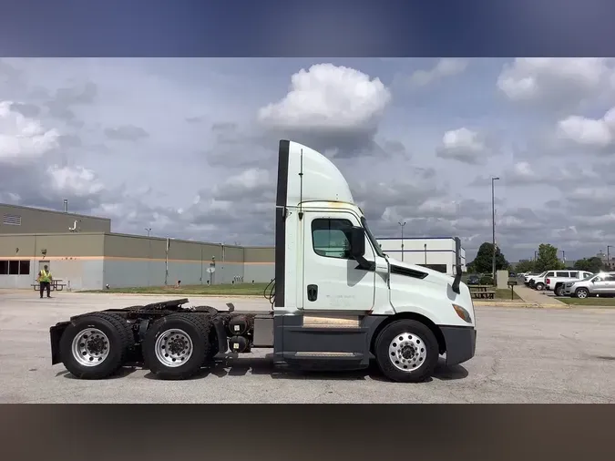 2019 Freightliner Cascadia 12635cfe59b60731d0152cbcda451719a9e