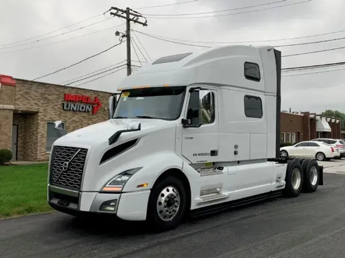 2021 Volvo VNL64T860
