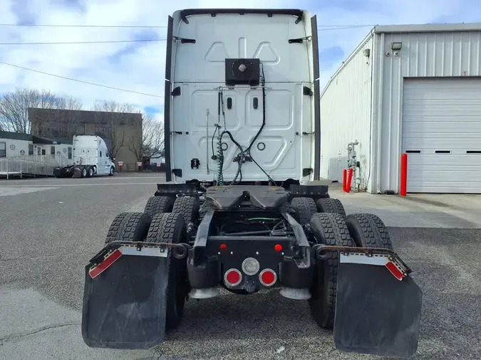 2020 FREIGHTLINER/MERCEDES CASCADIA 125