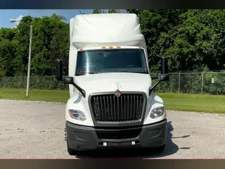 2022 INT LT625 6x4