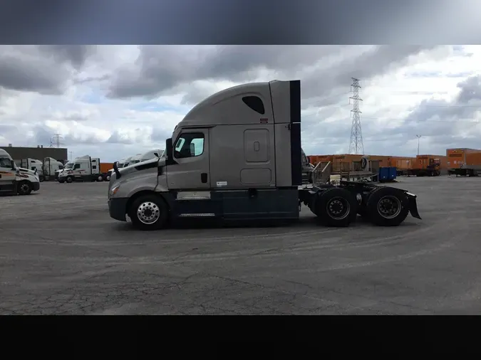 2022 Freightliner Cascadia 12635e7c4201f4fd33330dcfc6c7be1e654