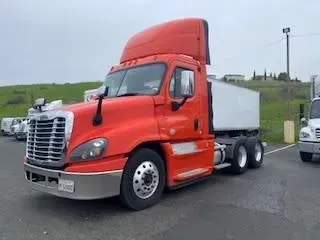 2017 FREIGHTLINER/MERCEDES CASCADIA 125