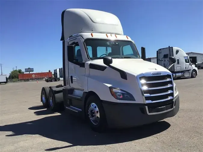 2021 FREIGHTLINER CA12635ecec7e45a1a95c7343e85f2c175061
