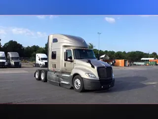 2022 International LT