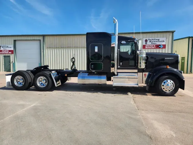 2026 Kenworth W900L