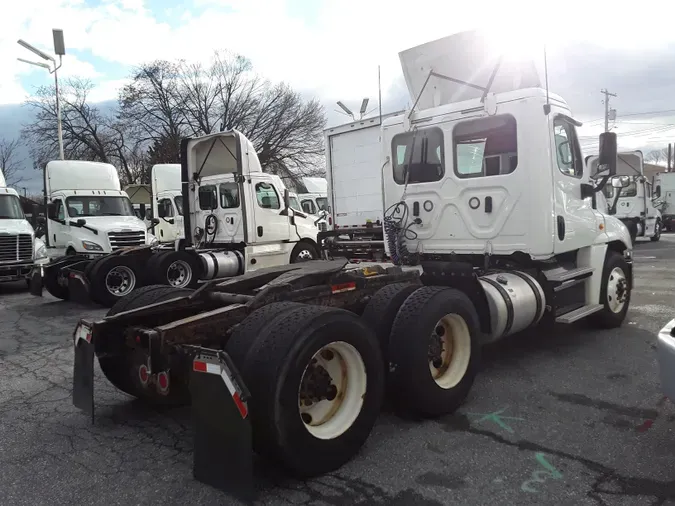 2018 FREIGHTLINER/MERCEDES CASCADIA 125