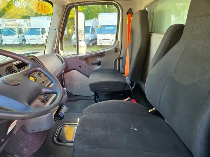 2020 FREIGHTLINER/MERCEDES M2 106