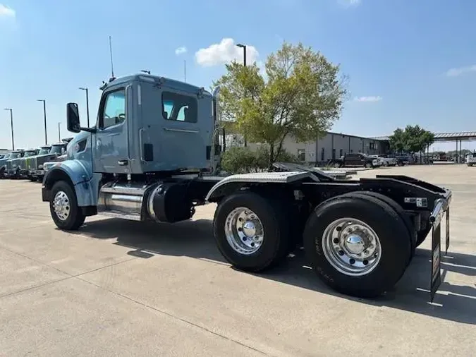 2022 Peterbilt 567
