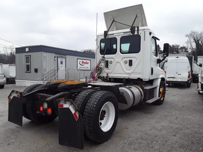 2017 FREIGHTLINER/MERCEDES CASCADIA 113