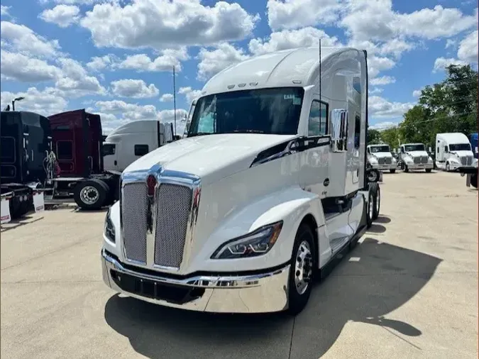 2025 Kenworth T680