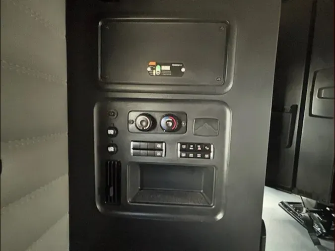 2021 Freightliner Cascadia 126