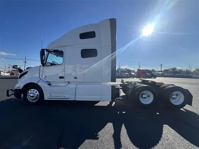 2019 VOLVO VNL760