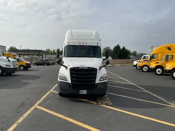 2020 Freightliner T12664ST