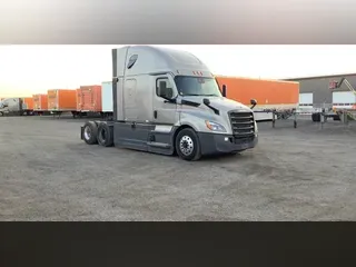 2021 Freightliner Cascadia 126
