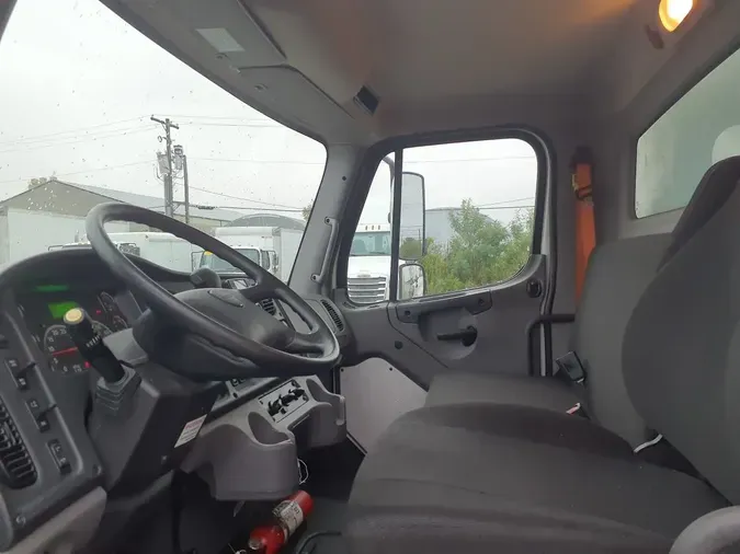 2021 FREIGHTLINER/MERCEDES M2 106
