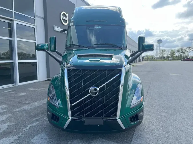 2026 VOLVO VNL64T860