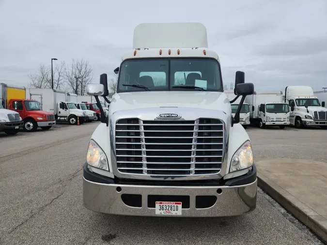 2014 FREIGHTLINER/MERCEDES CASCADIA 125