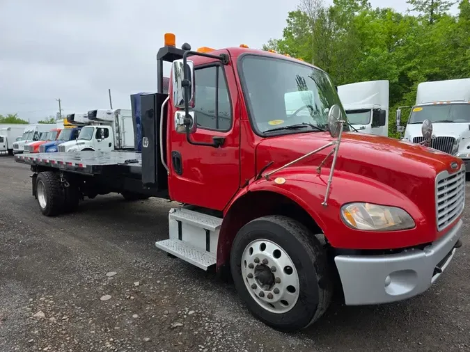 2018 FREIGHTLINER M2 106