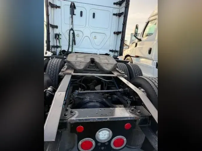 2023 Freightliner Cascadia36127b00e030c8be8ab02d1dbe9183d1