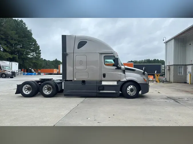 2022 Freightliner Cascadia 126