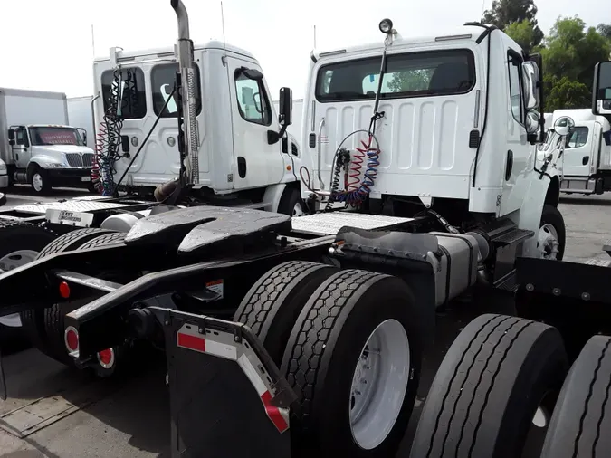 2014 FREIGHTLINER/MERCEDES M2 106