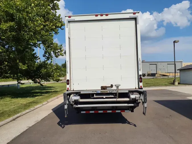 2018 FREIGHTLINER M2 106