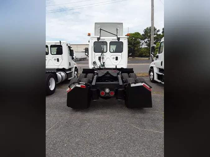 2016 FREIGHTLINER/MERCEDES CASCADIA 125