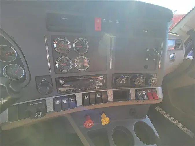 2021 KENWORTH T68036210c61377e7957092ec290a9e4ff48