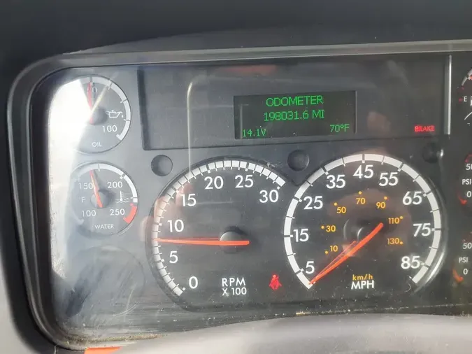2020 FREIGHTLINER M2 106
