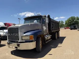 1998 MACK CH613