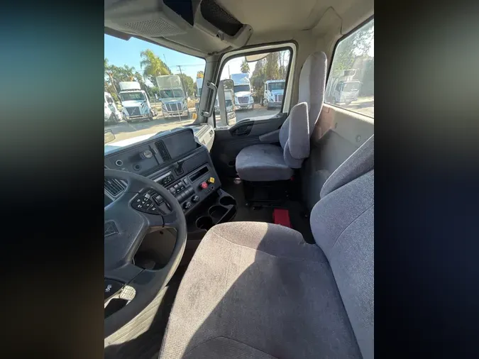 2019 NAVISTAR INTERNATIONAL LT625 DAYCAB T/A