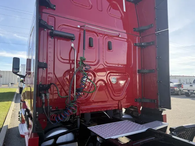 2022 Freightliner Cascadia