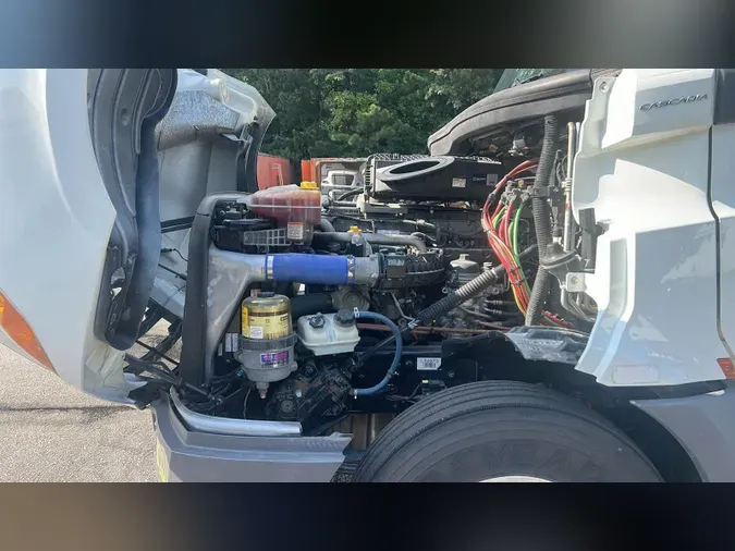 2020 Freightliner Cascadia 126