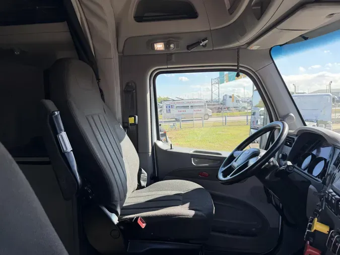 2021 Peterbilt 567