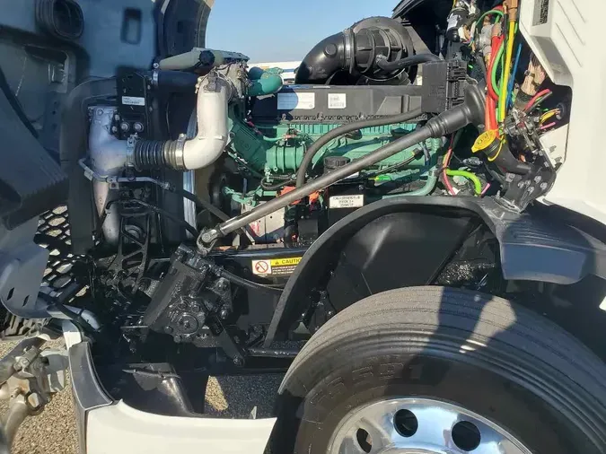 2021 VOLVO VNL64T860