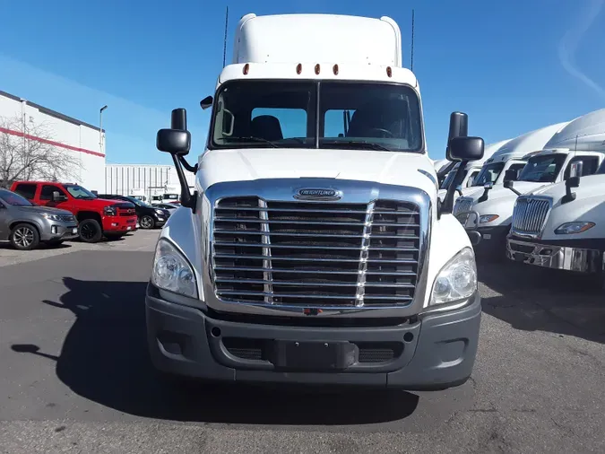 2015 FREIGHTLINER/MERCEDES CASCADIA 125