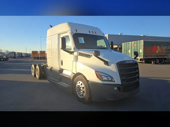 2022 Freightliner Cascadia 12636394ef9e4471ebe19cc27c1ee043115