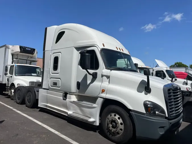 2019 FREIGHTLINER/MERCEDES CASCADIA 125