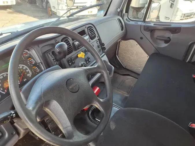 2020 FREIGHTLINER/MERCEDES M2 106