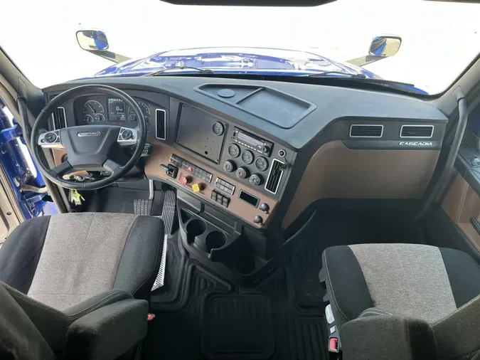 2023 Freightliner Cascadia