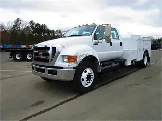 2012 FORD F750 XL