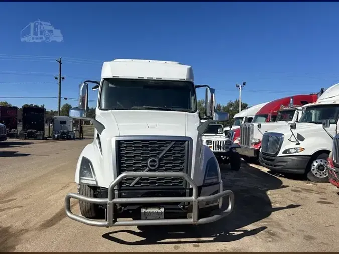 2019 VOLVO VNL64T740