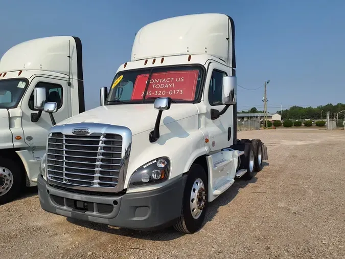 2019 FREIGHTLINER CASCADIA 1253642ae453e5fe987385b9a54e6b6daf8