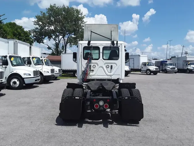 2020 FREIGHTLINER NEW CASCADIA 126