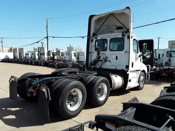 2020 FREIGHTLINER/MERCEDES NEW CASCADIA 116